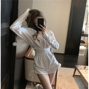 小雪握住老杨的又粗又大
