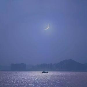 小雪握住老杨的又粗又大
